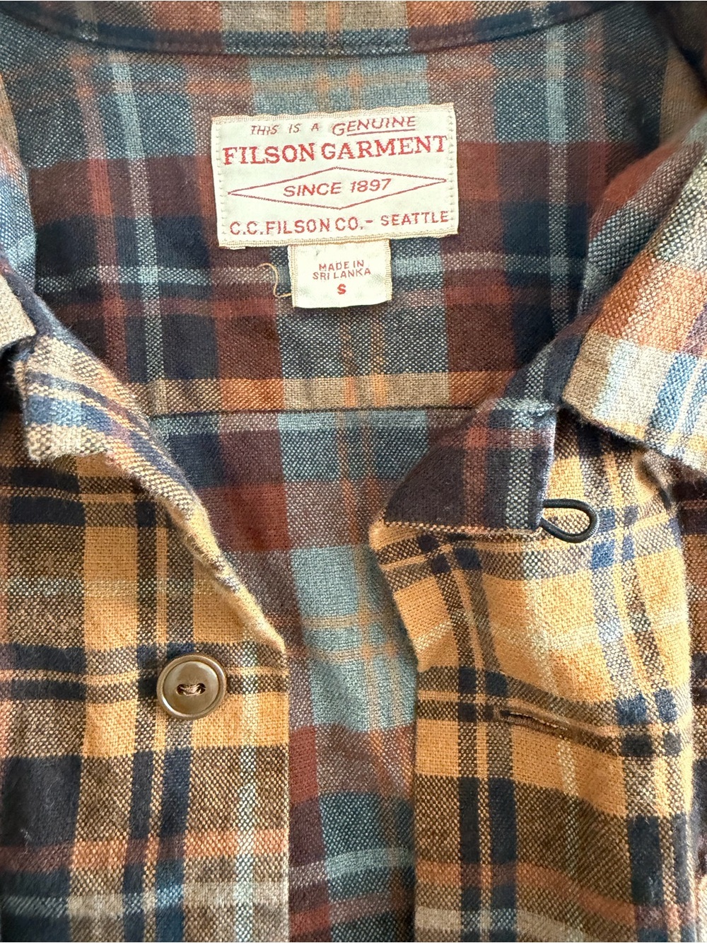 Filson Men’s Flannel Button Down Work Shirt 100% Cotton - Excellent condition!